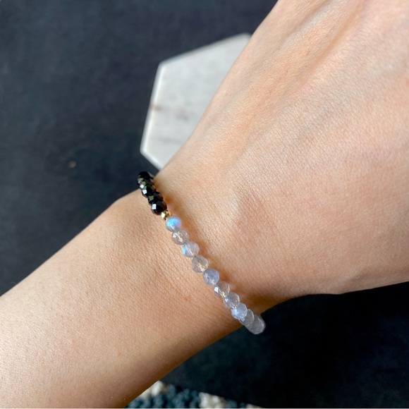 Protection Bracelet Labradorite and Black Tourmaline 14k Gold - Picture 9 of 9